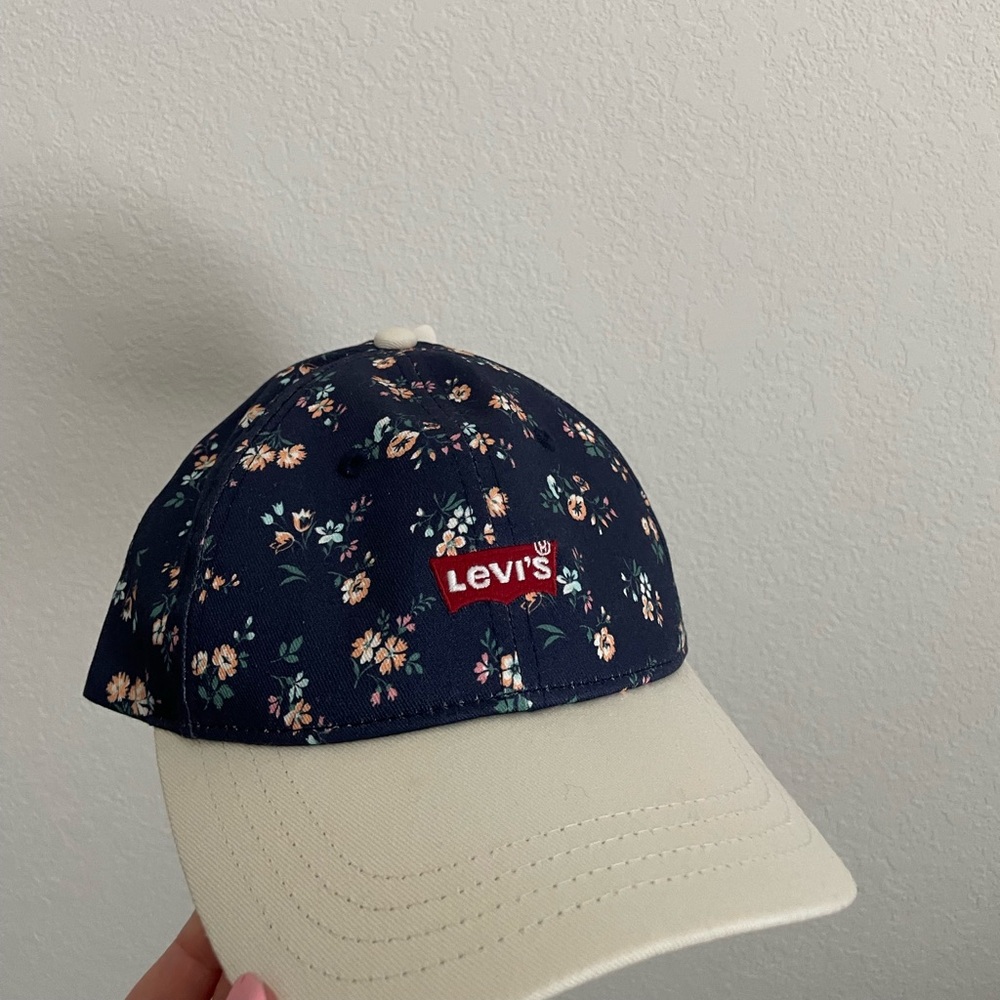 LEVI’S FLORAL HAT - Picture 2 of 3